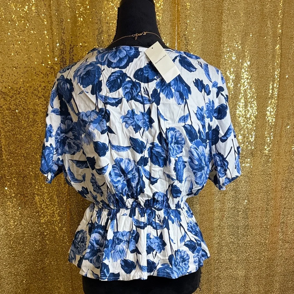 Abercrombie & Fitch Blue Floral Blouse - Picture 3 of 7